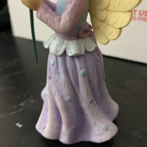 Angel - Picture 3 of 5